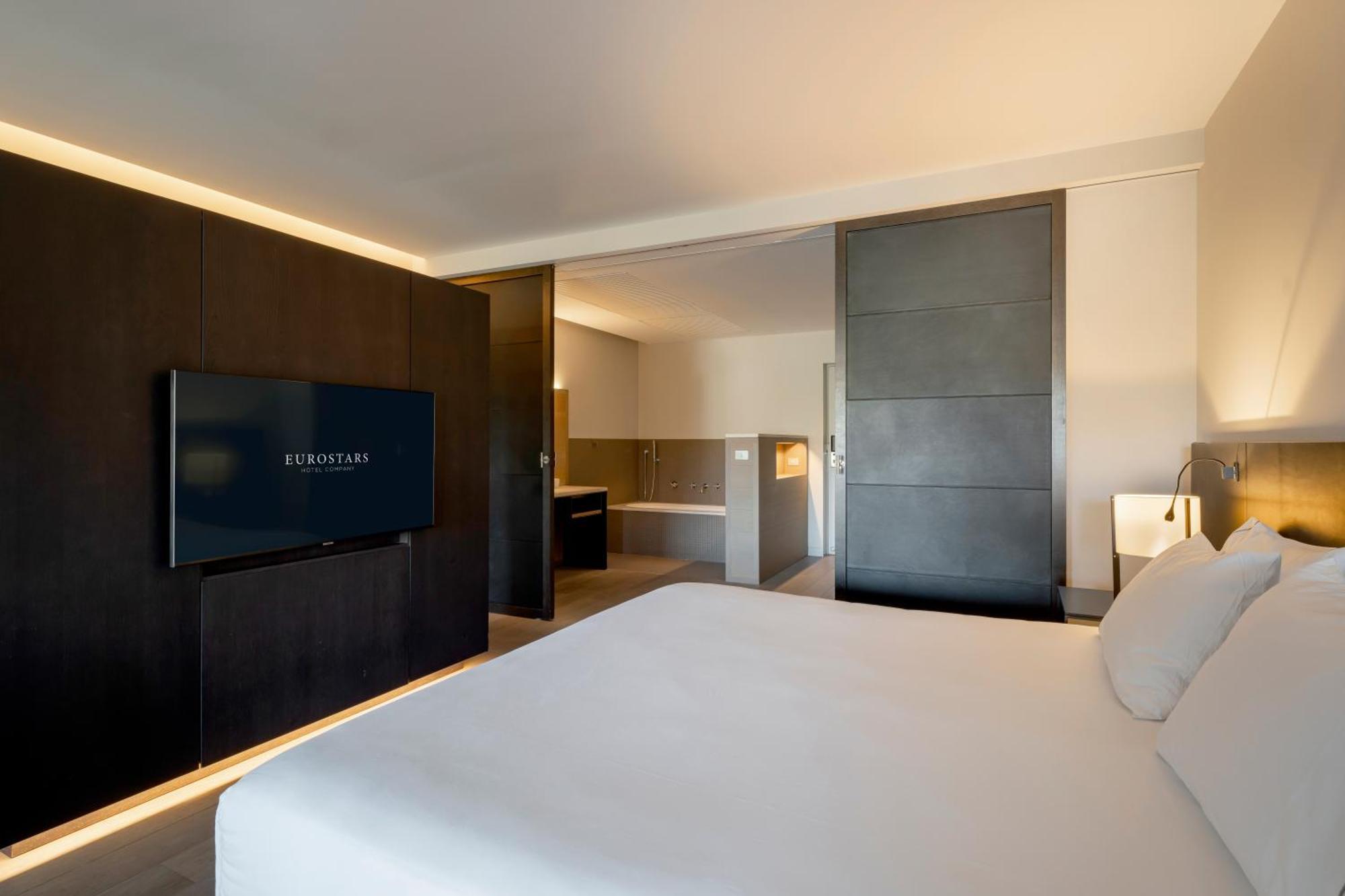 Hotel Eurostars Pamplona Exterior foto